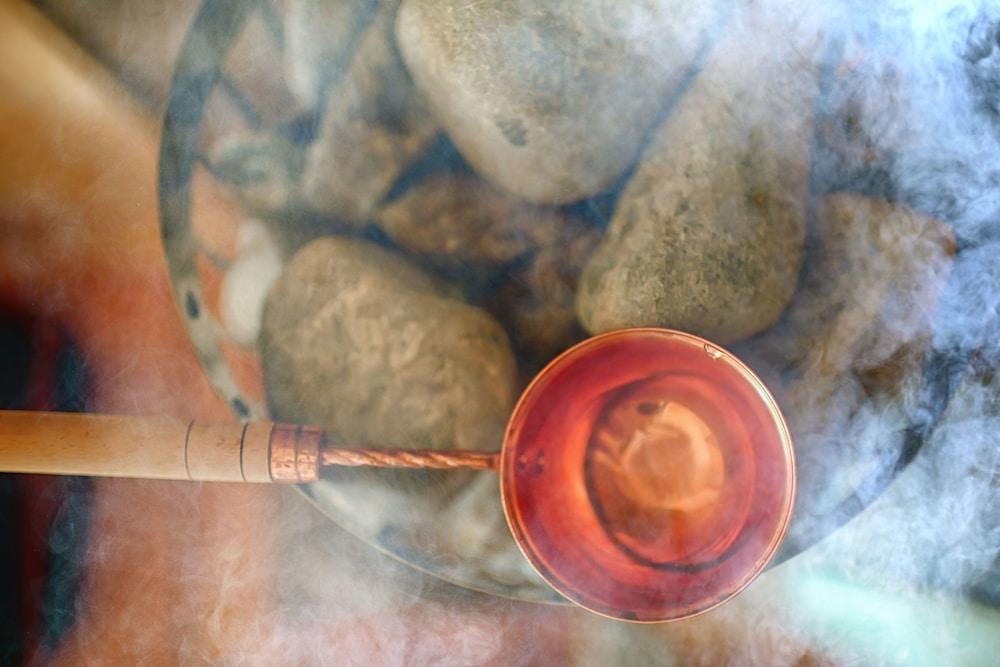 Qt Queenstown Luaran gambar A copper ladle